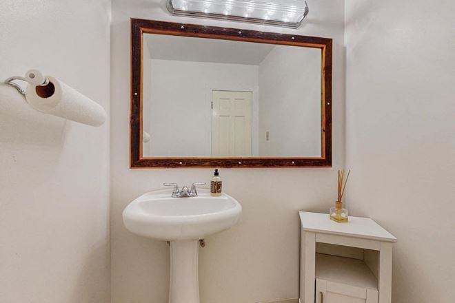 Fully Remodeled High Traffic Retail with Showroom & Vault