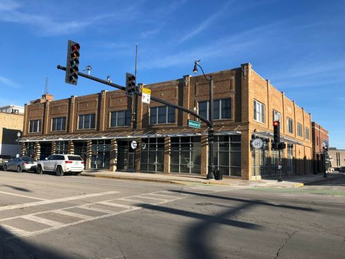 Retail Space for Lease in Downtown Aurora