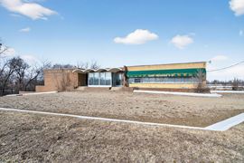 1002 E South St