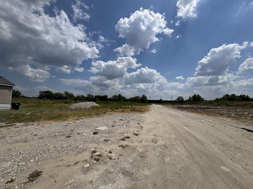 ±10 Acres of Yard Space on State Highway 276