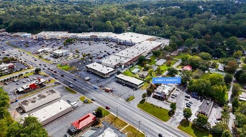 ±3,576-SF Freestanding Former Restaurant with Drive-Thru in Place