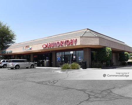 Retail space for Rent at 1404 North Ben Maddox Way in Visalia