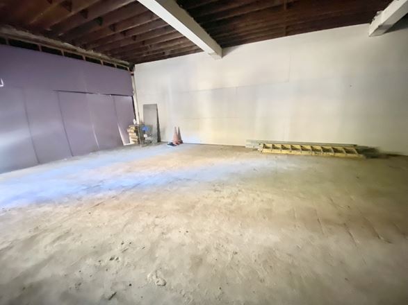 2402 34 avenue Astoria NY 11101