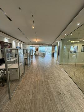 Metropolitan Suite 607