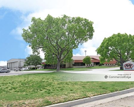 Photo of commercial space at 4042 Patton Way in Bakersfield