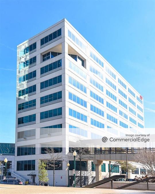 2 Commercial Place, Norfolk, VA 23510