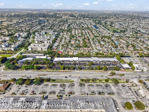 Lakes Shoppes