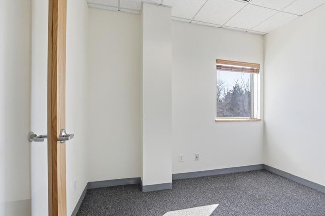 3,700sf Professional Office Suite for Lease in Rowley, MA