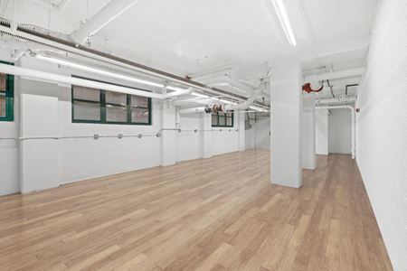 J01-STR9 Space Photo Gallery 7