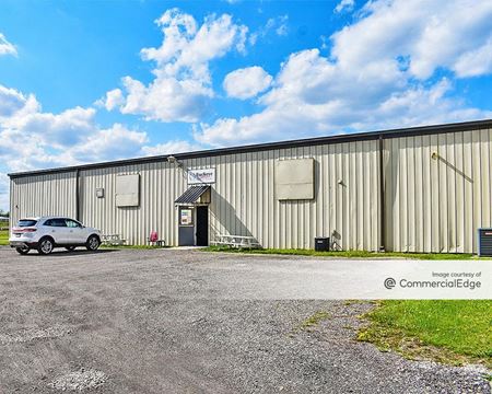 Commercial space for Rent at 4077 Weaver Court South in Hilliard