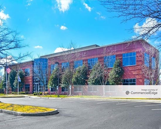Innsbrook Corporate Center - Highwoods Commons