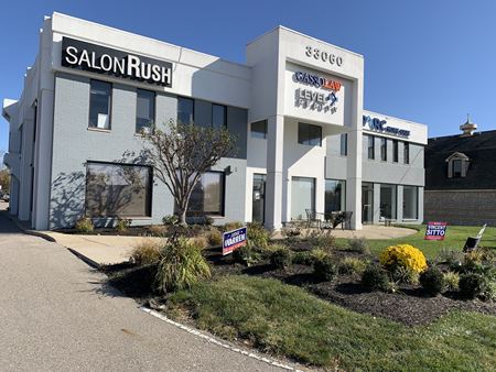 Photo of commercial space at 33060 Northwestern Hwy in West Bloomfield