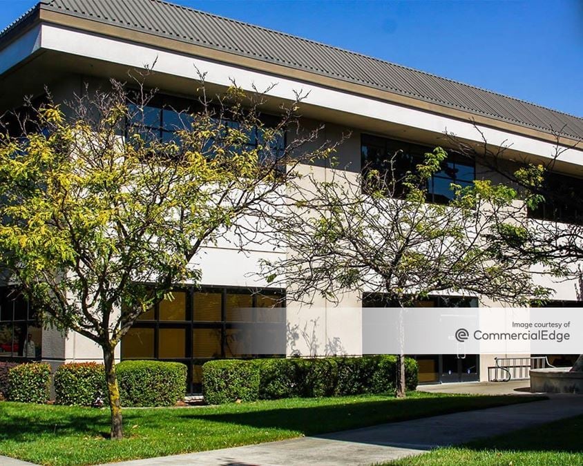 Oak Valley Business Center - 463 Aviation Blvd