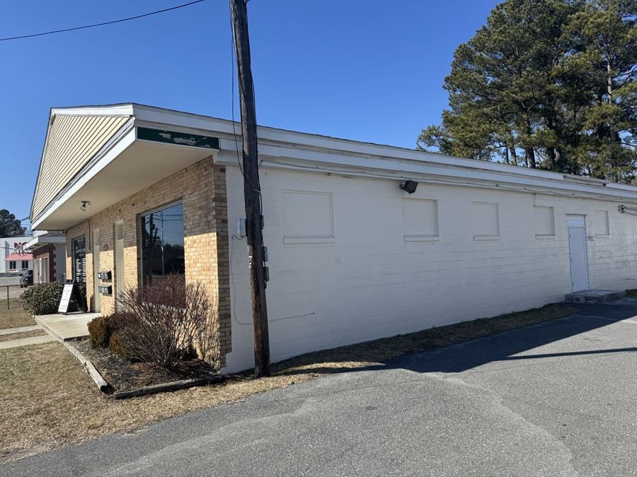 Mixed Use Office/Warehouse Building in Central Salisbury