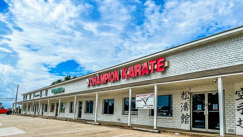 Retail/Office Investment Opportunity 8.8% Cap Rate | Now Accepting Backup Offers
