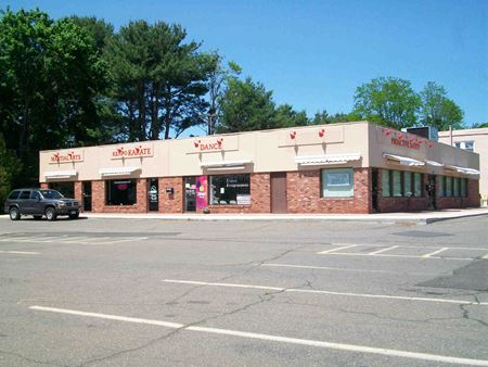 Photo of commercial space at 942-986 Sullivan Avenue in South Windsor