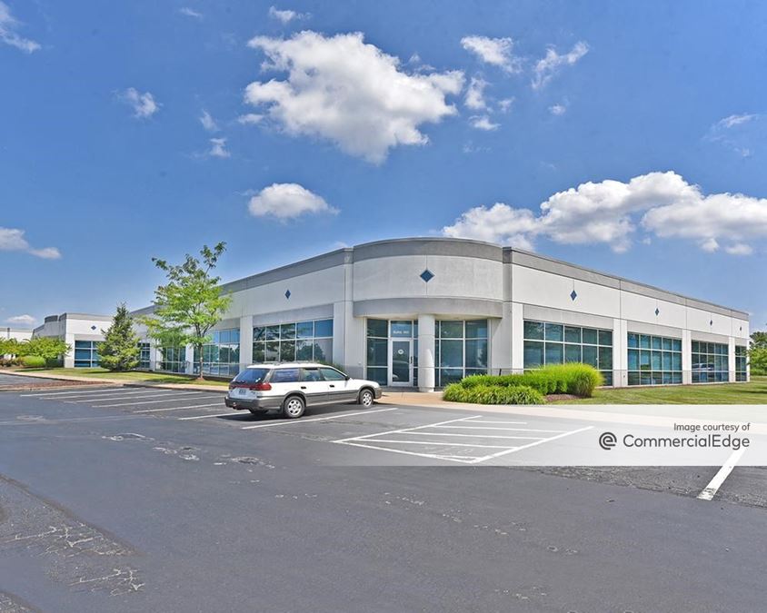 Fountain Lakes Commerce Center - 500 Fountain Lakes Blvd | Office Building