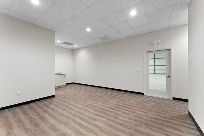 Building 7 - 25533 Richards Rd - Sublease