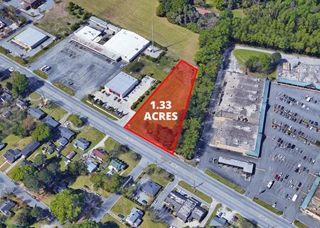 1.33 Acres For Sale - Greenville