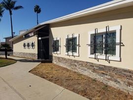 8473 S Van Ness Ave