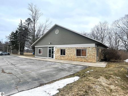 3300 Wysong Rd - Traverse City