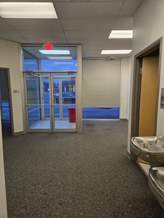 5,500+/- SF FORMER MEDICAL OFFICE SPACE