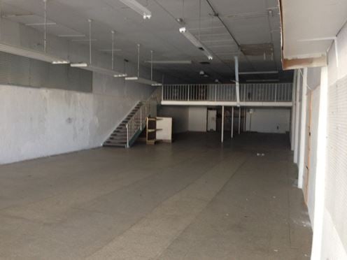 Nice Downtown Retail/Office Space For Lease