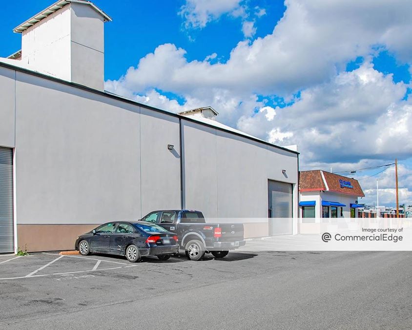 421 East Commercial Street, Anaheim, CA Industrial Building