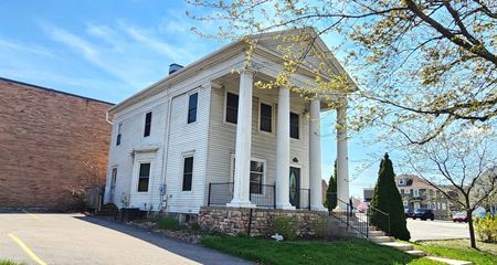 105 W. Hillsdale St. - Lansing