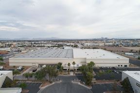 225,937 SF building w/ fenced yard area