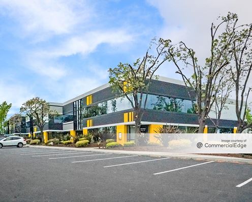 Clipper Court Commerce Center - Buildings 13 & 14