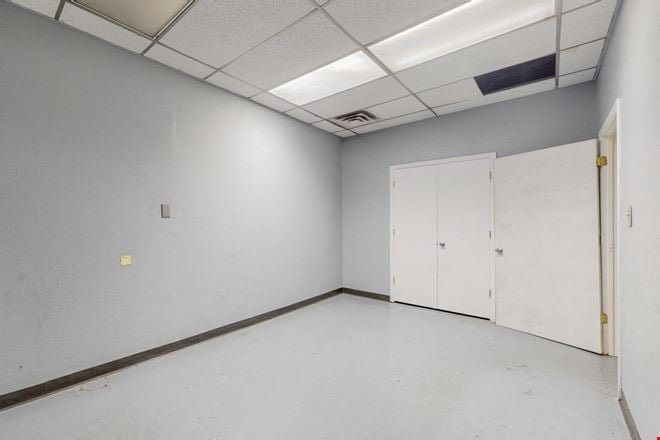 1823 Commercial St NE Suite A