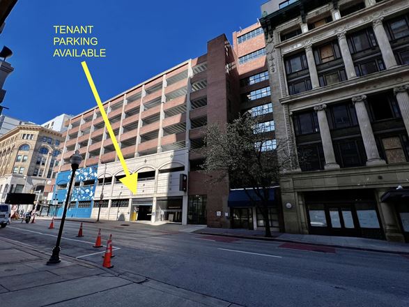 300 W Fayette St