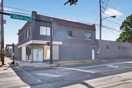 300 E 28th St