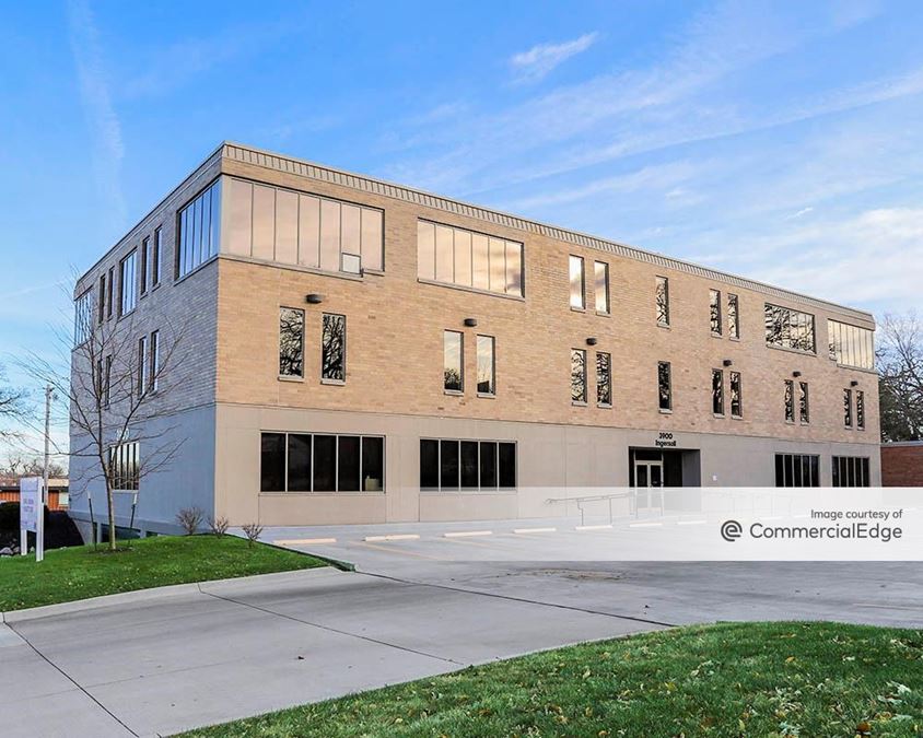 3900 Ingersoll Avenue, Des Moines, IA Office Building