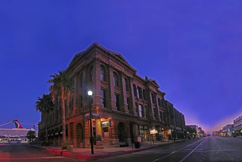 2820 Winnie-Mixed Use