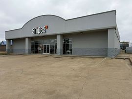 Single Tenant Retail Investment - Snipes Shoe Store - Batesville, MS