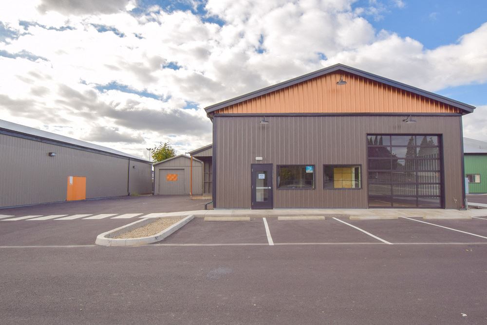 Freestanding Flex Warehouse