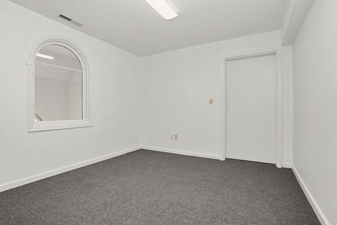 27 Mill Plain Rd #4