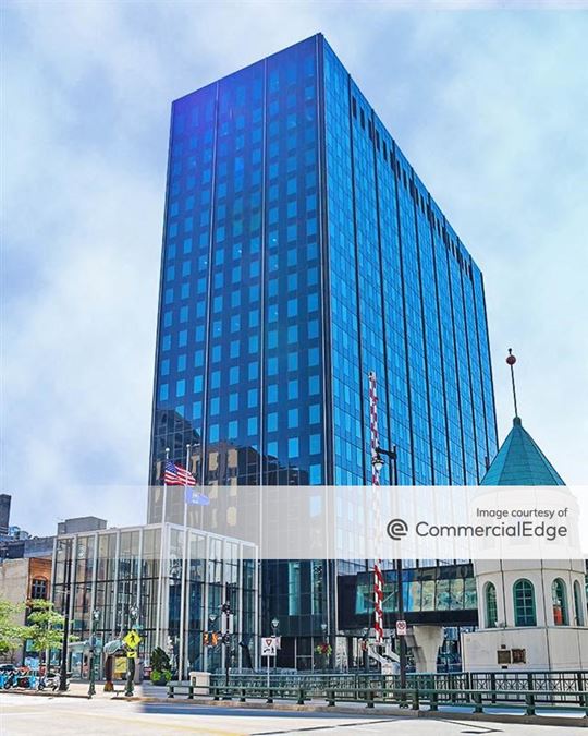 Chase Tower at Water & Wisconsin