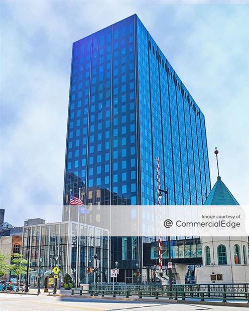 Chase Tower at Water & Wisconsin