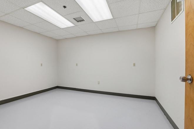 Industrial flex Space for Lease in Newburyport Seacoast Business Park