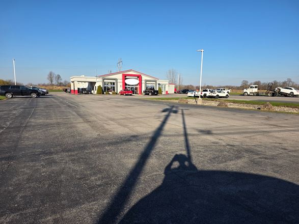 5967 Robinson Rd. - 80-vehicle paved & lighted parking lot with 1,000+/- SF of office/showroom space