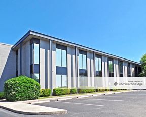 Centerview Crossing Office Park - Sabine Building