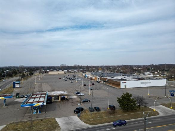 33100-33250 Schoenherr Road