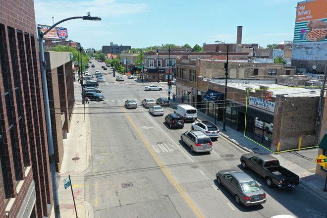 Lincoln Square | 1,169 SF Inline Retail Space For Lease