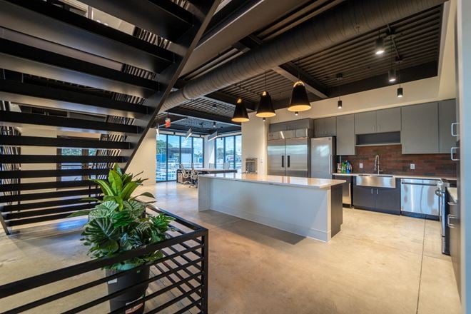 7K SF | Office with W/H | 7th Ave, Ybor City
