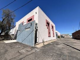2641 E McDowell Rd