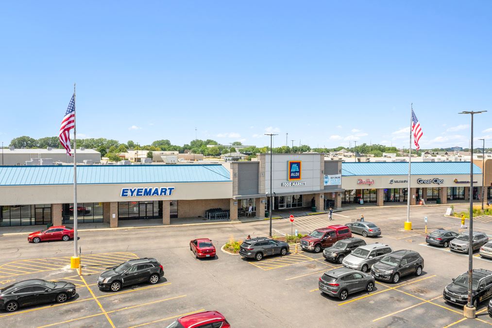 Aldi & Eyemart Express at Parkway Pointe