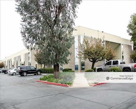 Commercial space for Rent at 1720 East Garry Avenue in Santa Ana
